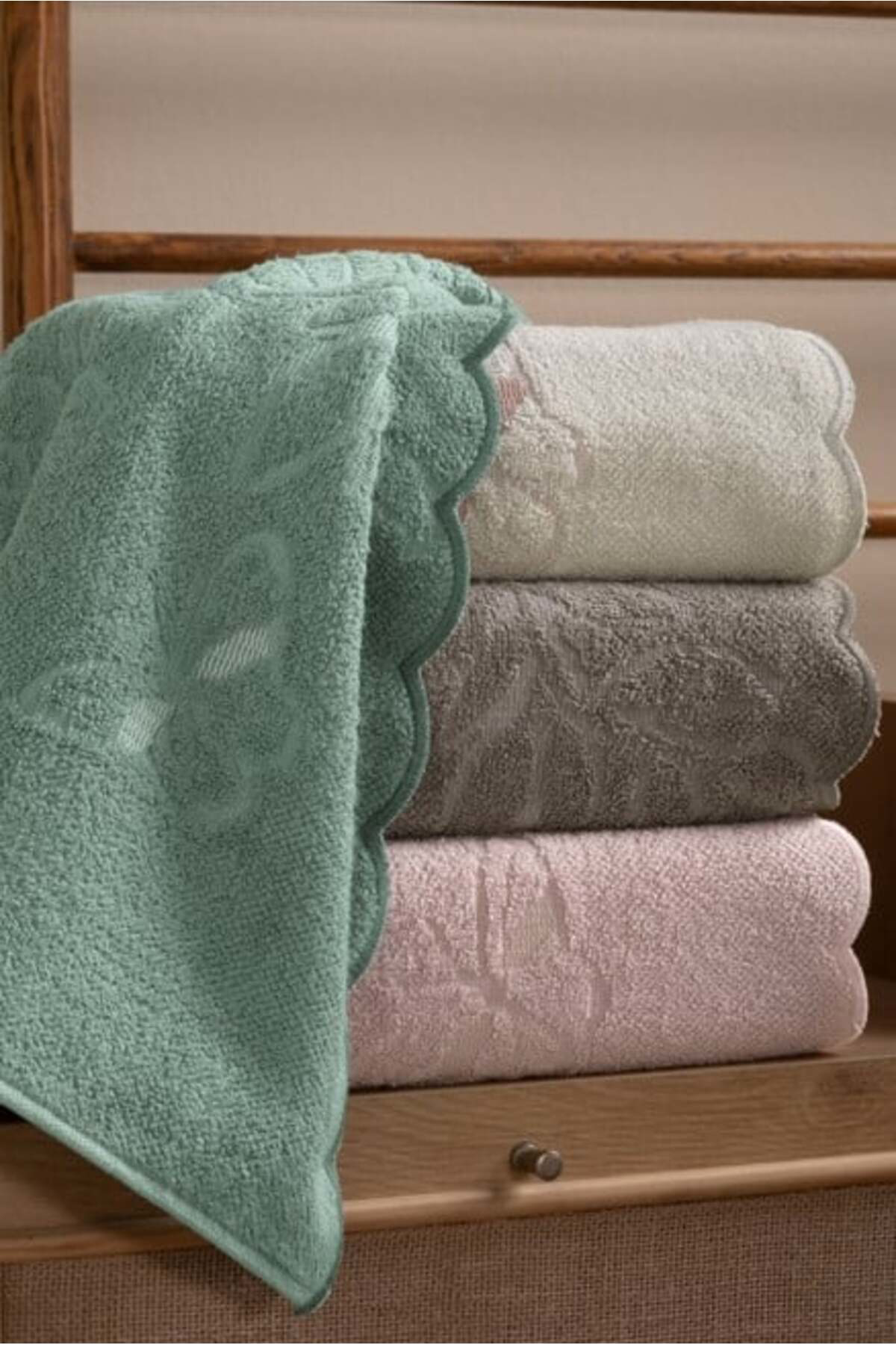 Altınbaşak Nakışlı 4´Lü 50X90 El Havlusu Nabi V2