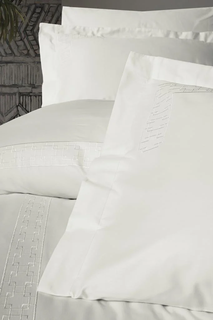 Nakışlı Çift Kişilik Saten Nev Takımı Luxe Ekru