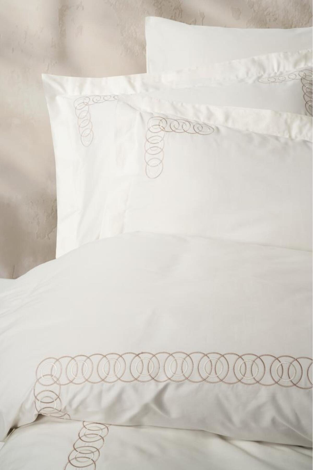 Modafiks Nakışlı Çift Kişilik Saten Nev Takımı Riley Ekru