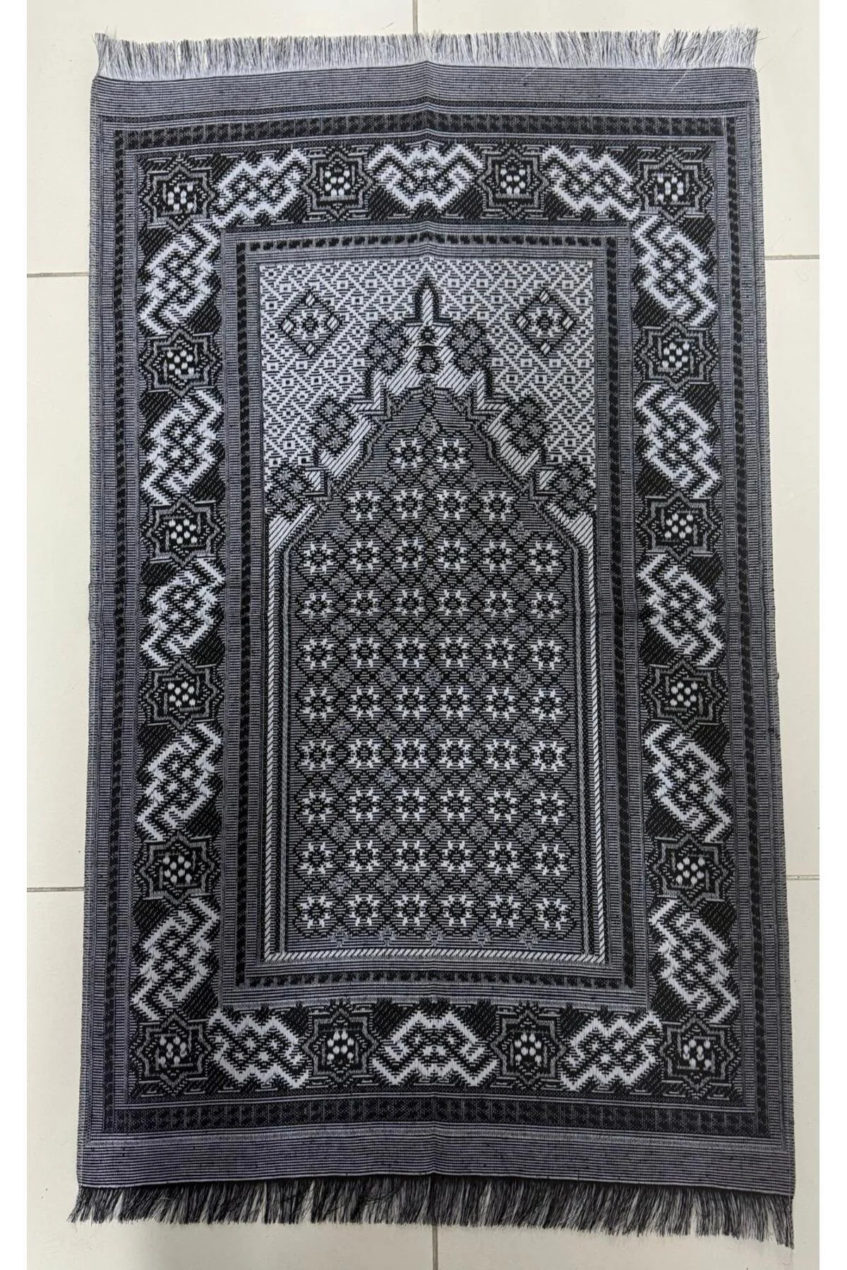 NAMAZ KILMAYI ÖĞRETEN SESLİ SECCADE (SİYAH NAMAZ ÖĞRETEN CİHAZ NA