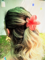 NARÇİÇEĞİ LOTUS ÇİÇEK PARLAK AKRİLİK KADIN VİNTAGE MANDAL TOKA-MA