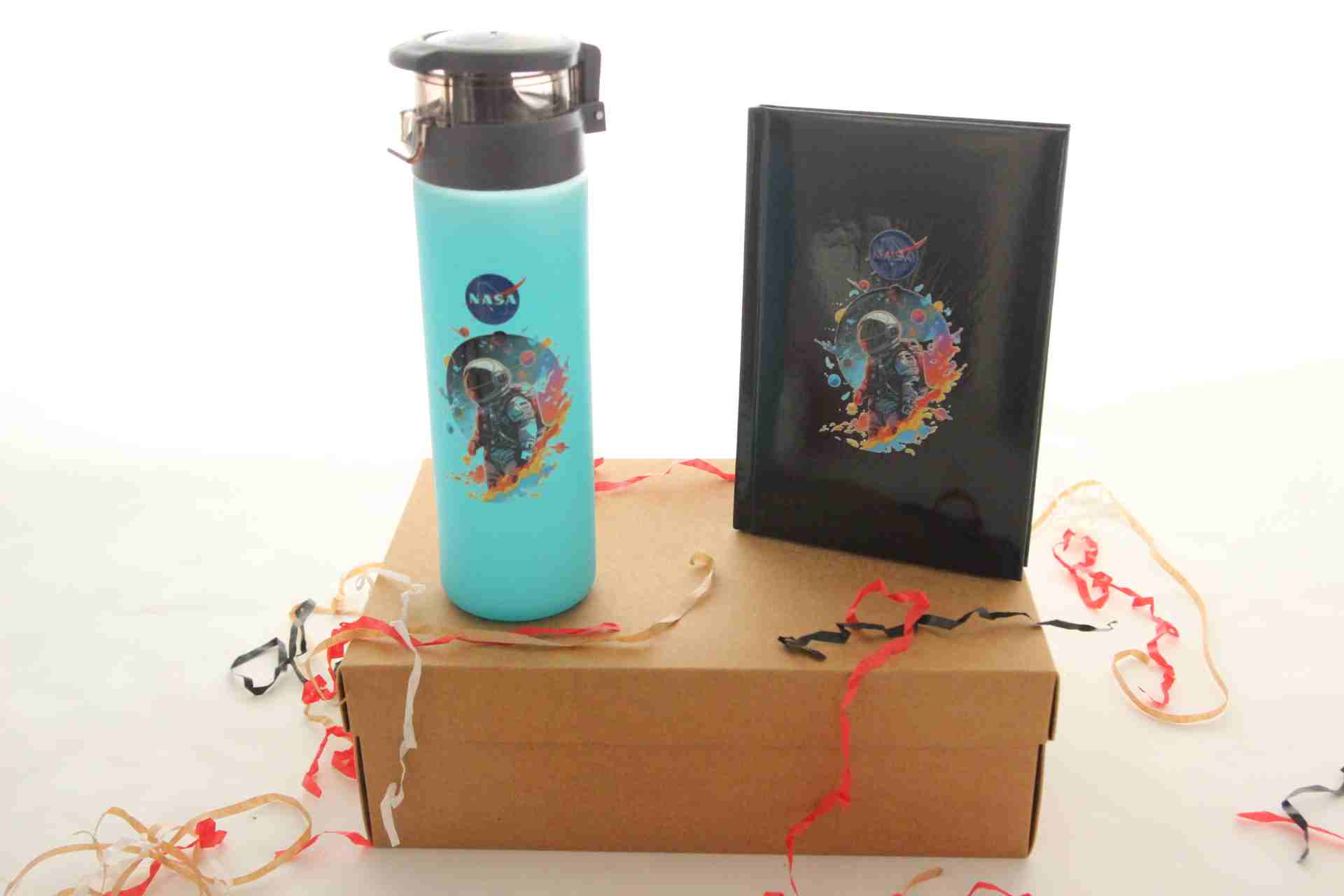 İhtiyaçavm Nasa Temalı Hediye Seti - Nasa Baskılı Defter Ve Nasa Baskılı Termos Hediye Kutusu
