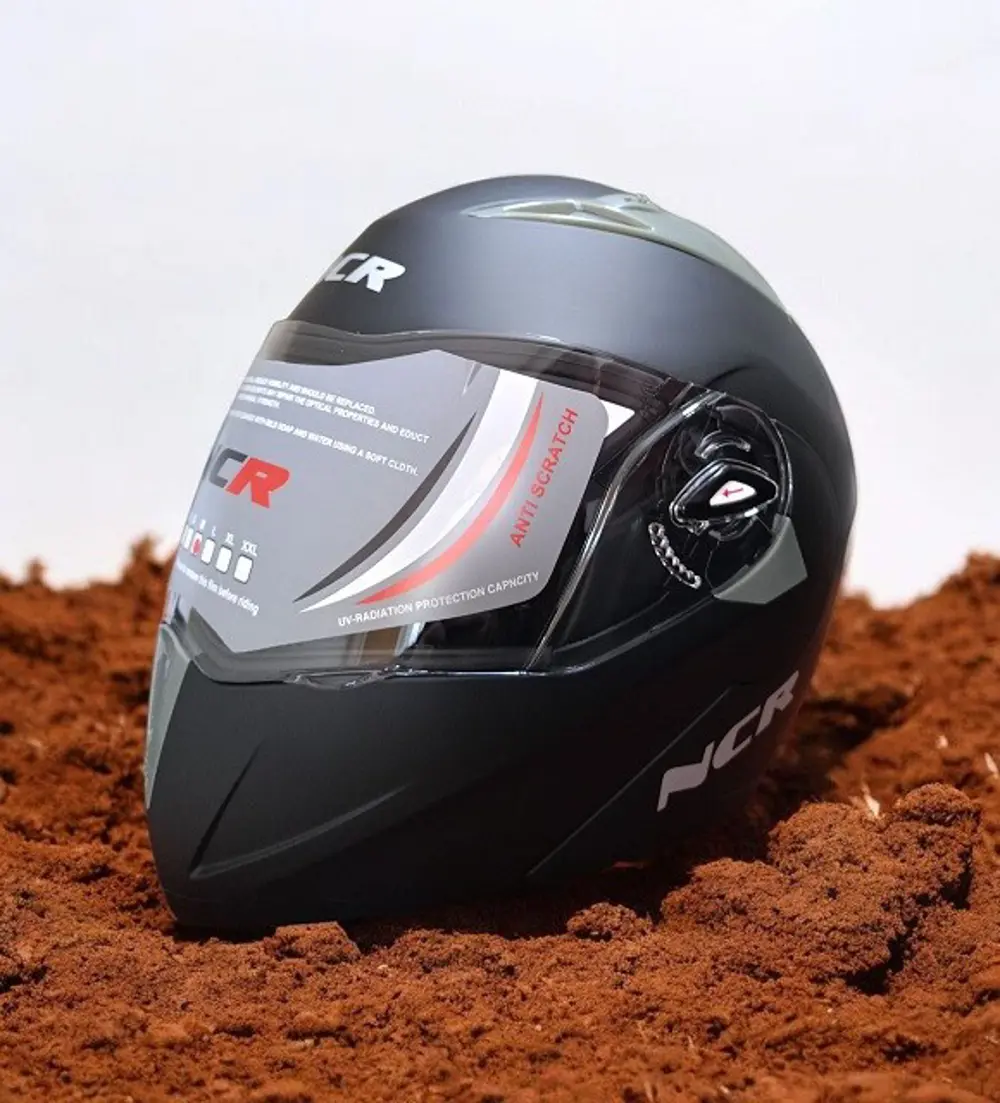 NCR-158 ÇENE AÇILIR GÖZLÜKLÜ E-CE BELGELİ KASK MAT SİYAH