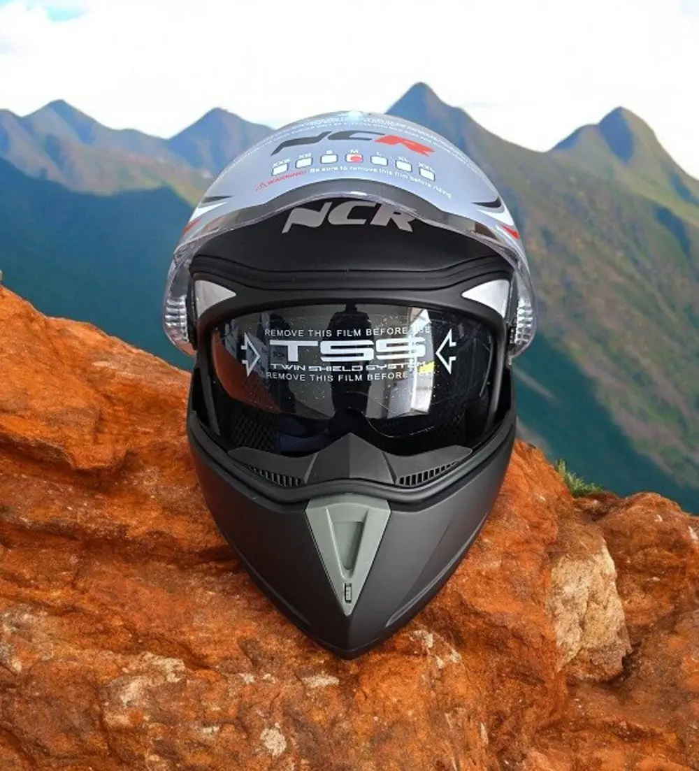 NCR-158 ÇENE AÇILIR GÖZLÜKLÜ E-CE BELGELİ KASK MAT SİYAH