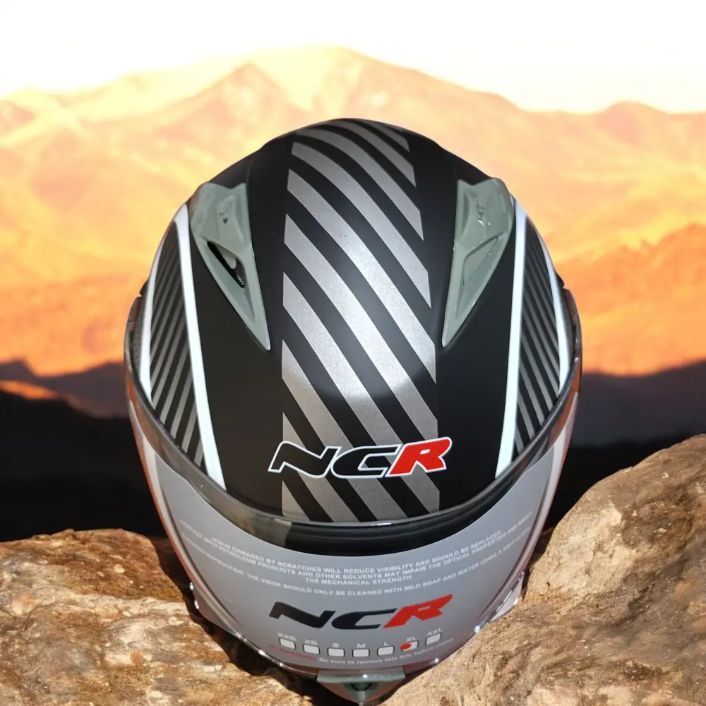 NCR-158 ÇENE AÇILIR GÖZLÜKLÜ E-CE BELGELİ KASK MONSTER