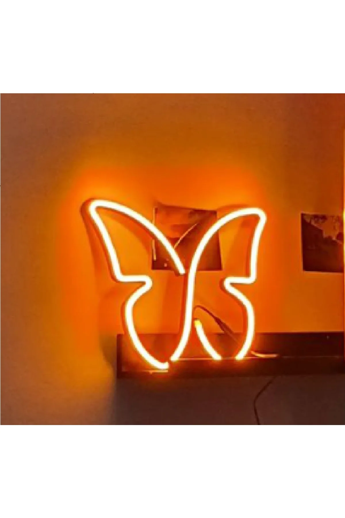 NEON IŞIKLI DUVAR KELEBEK