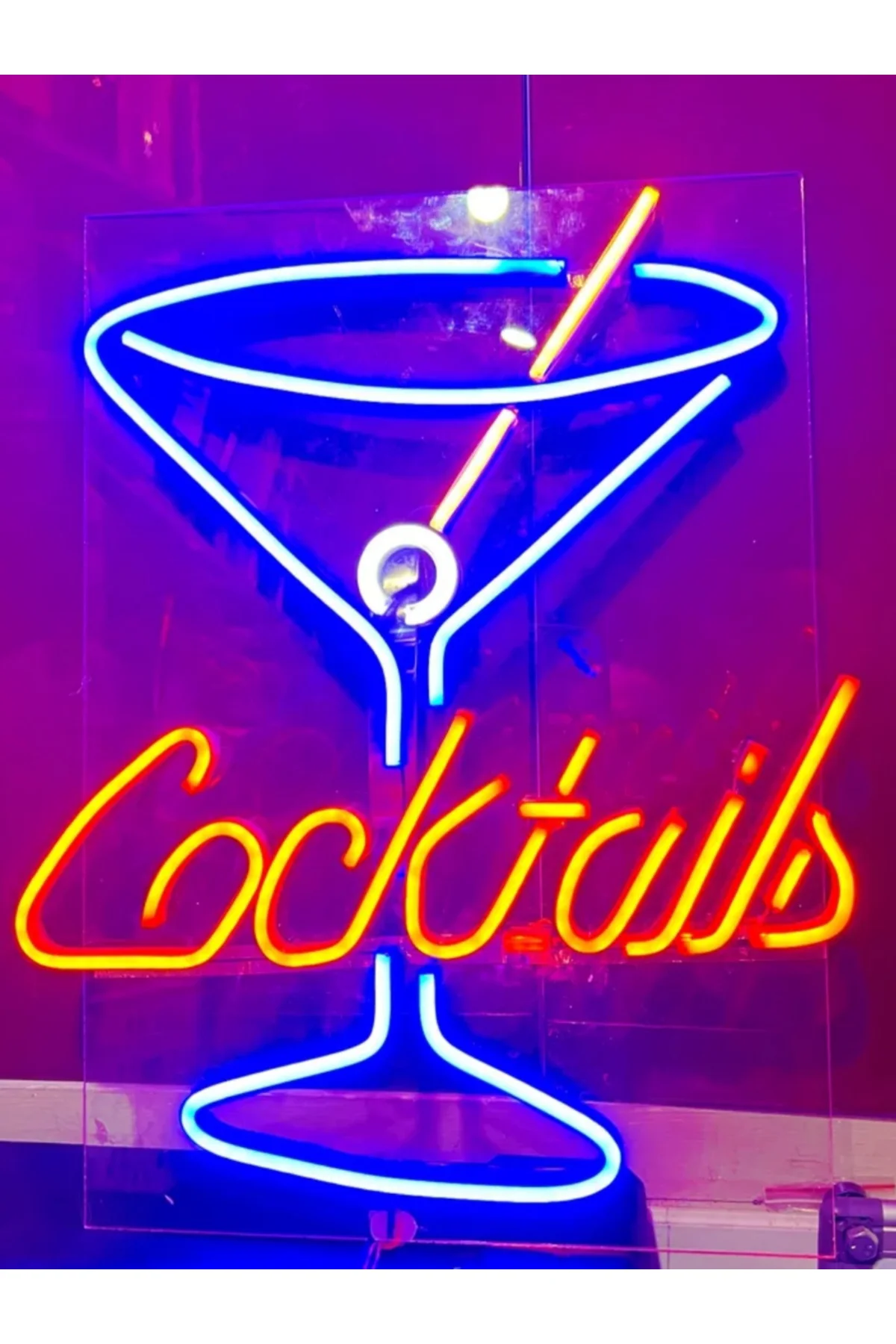 Neon ışıklı Kokteyl