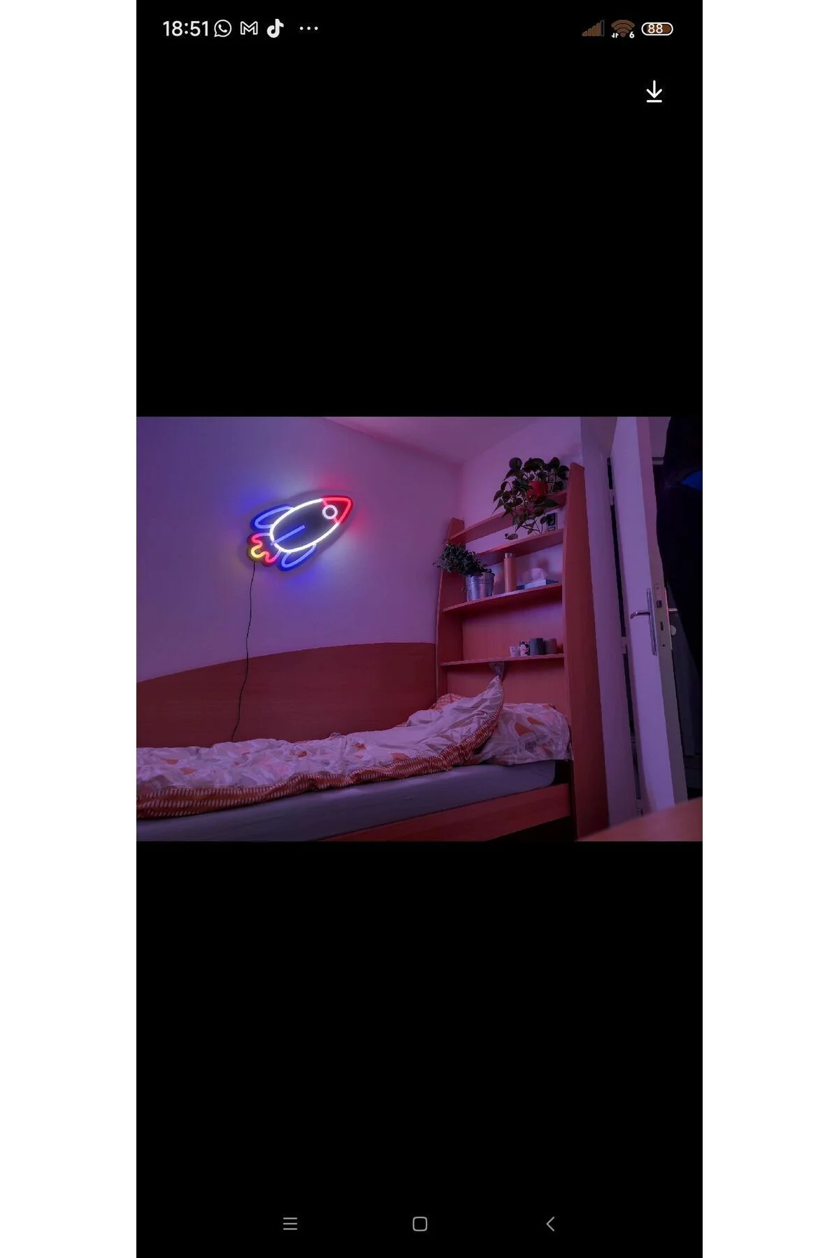 NEON IŞIKLI ROKET