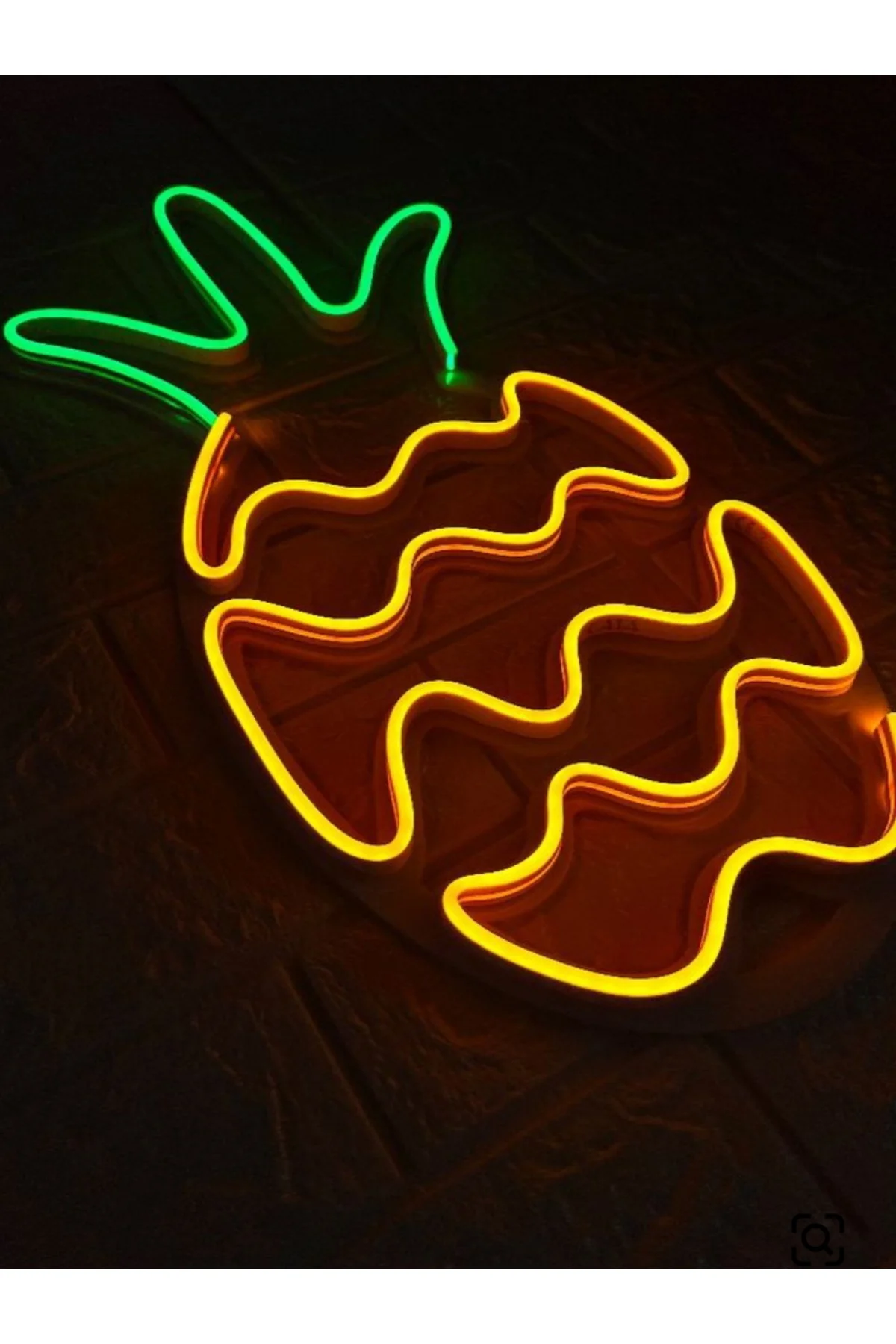 NEON LED IŞIKLI ANANAS