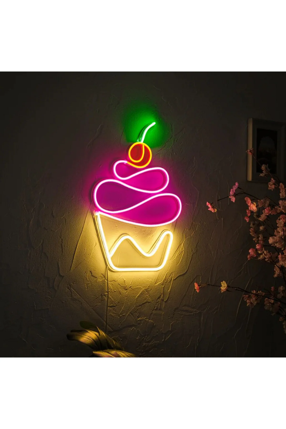 Neon Led Işıklı Pasta