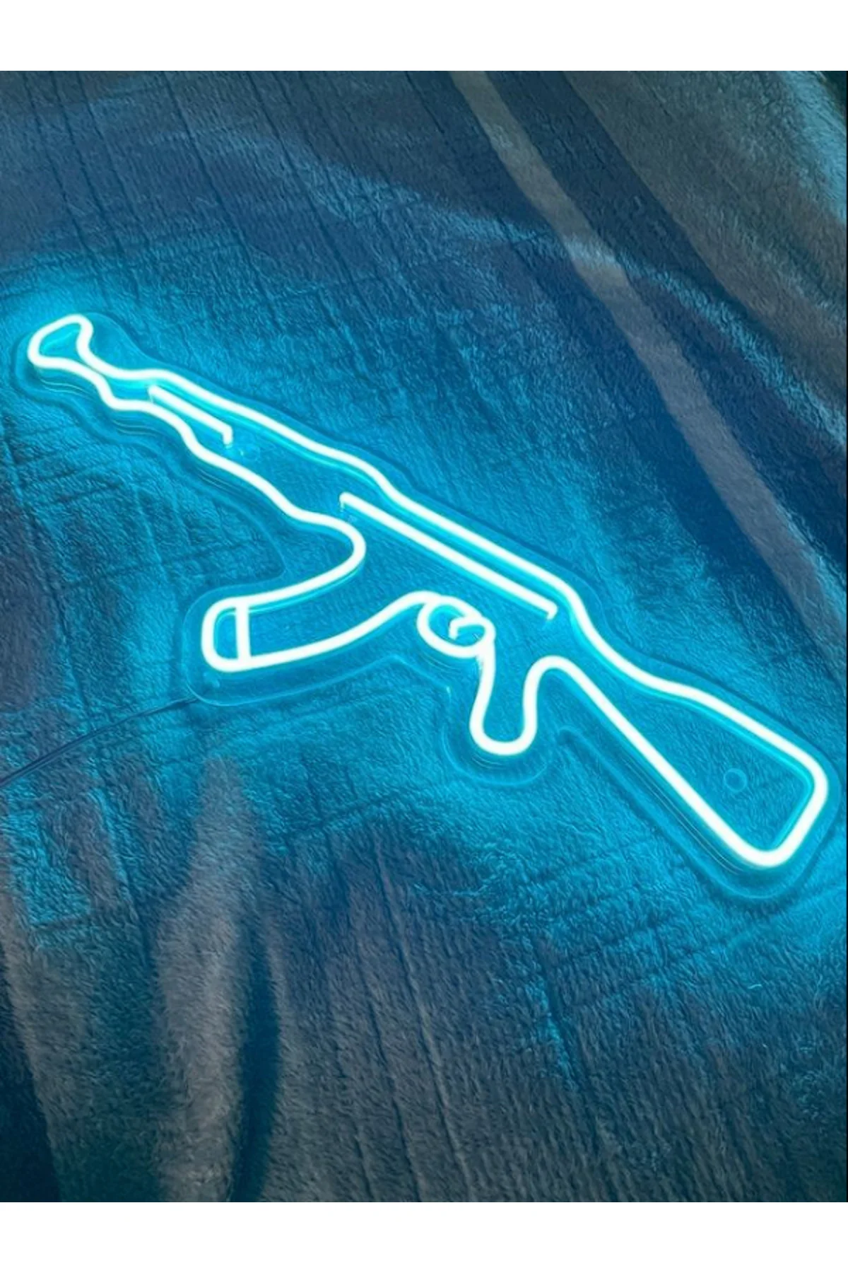 Neon Led Işıklı Silah Duvar Dekorasyon Tablosu