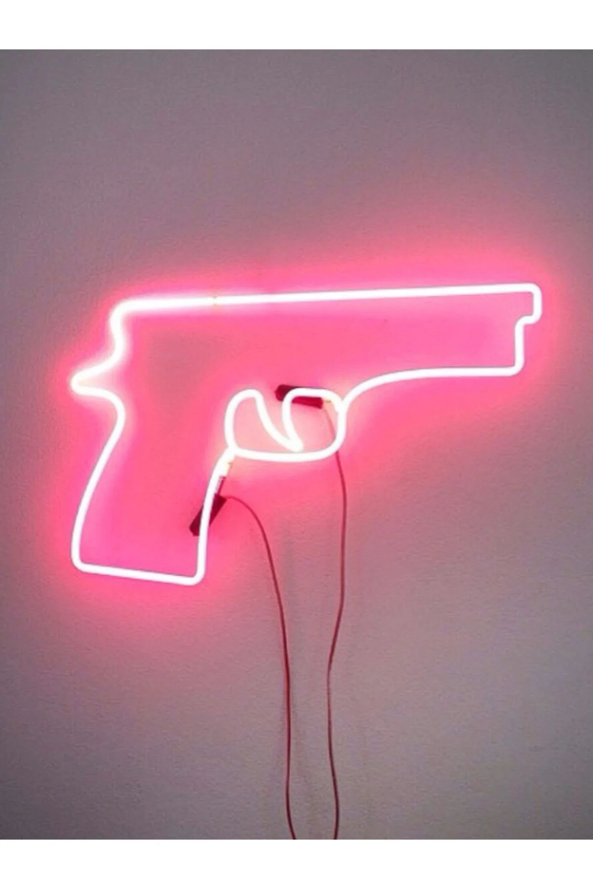 Neon Led Işıklı Tabanca Duvar Dekorasyon Tablosu