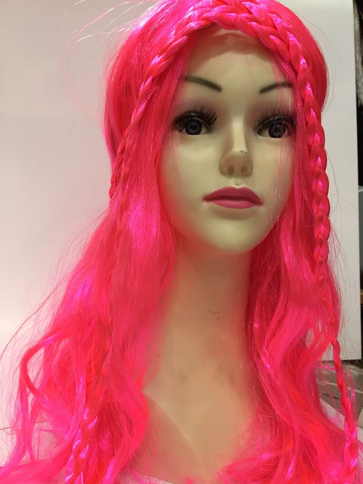 Neon Pembe Renk Örgülü Helen Karakter Peruğu Takma Saç