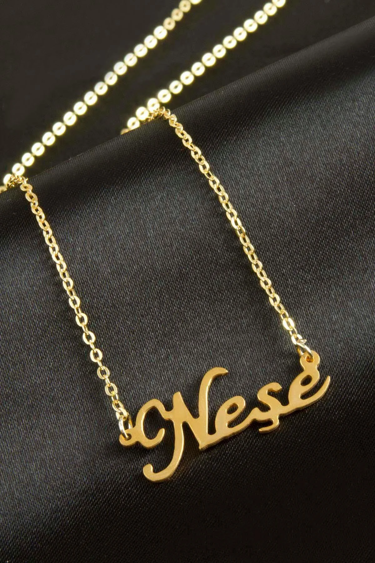 Neşe Isimli Kolye (Kişiye Özel)