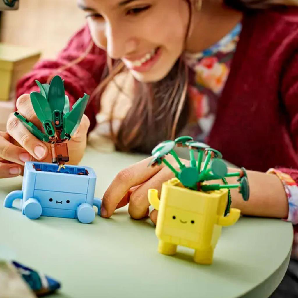 Nessiworld 10349 Lego Botanicals Mutlu Bitkiler 217 parça +9 yaş