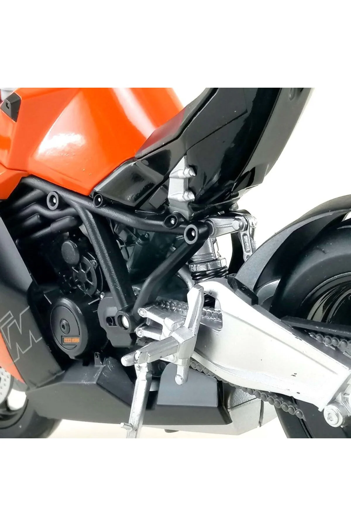 NessiWorld 1:10 1190 RC8 Model Motosiklet