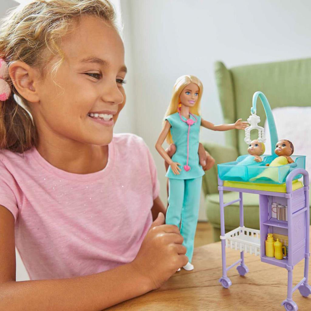 Nessiworld GKH23 Barbie Bebek Doktoru - Sarışın