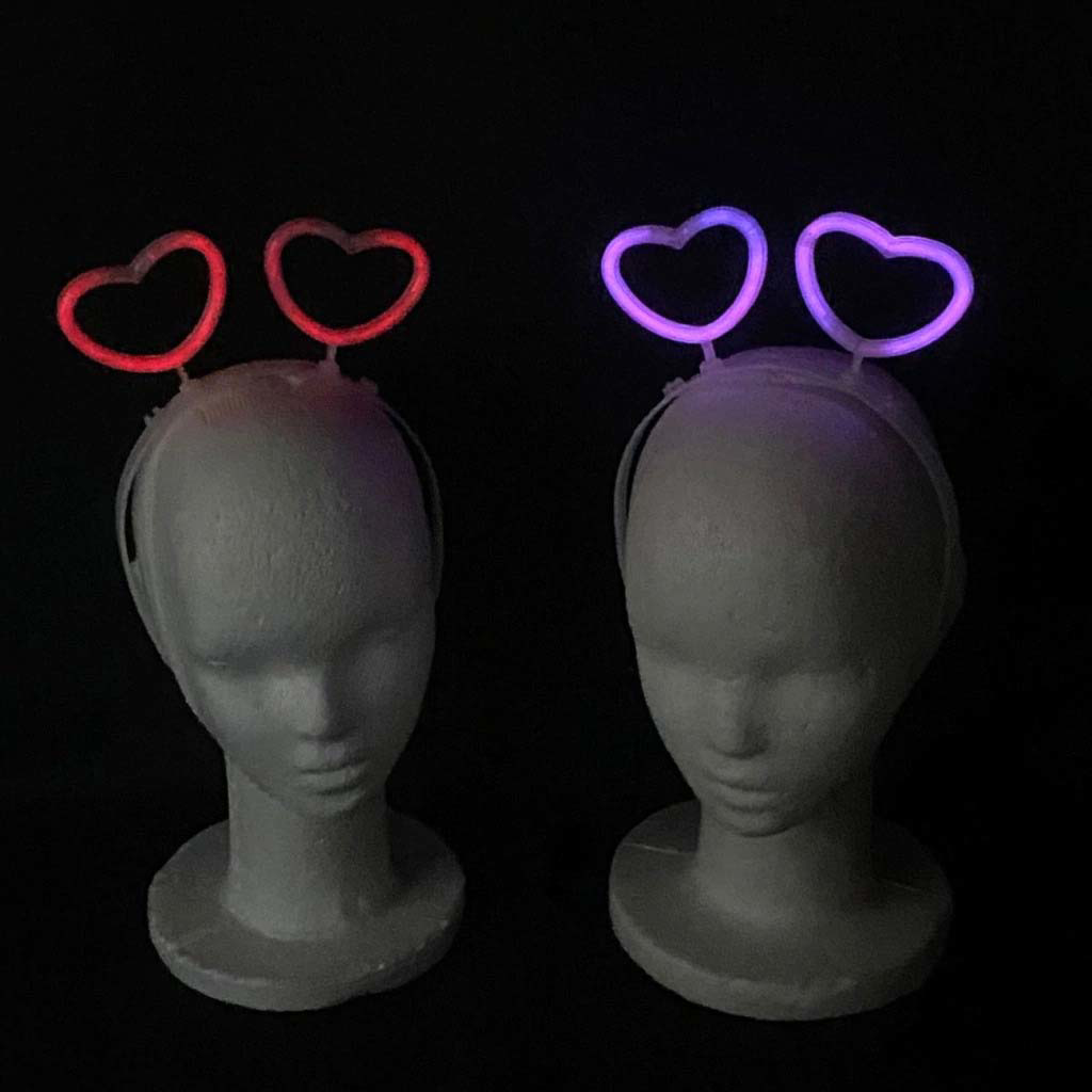 Nessiworld Glow Stick Karanlıkta Yanan Fosforlu Kalp Taç 12 Adet Nessiworld Glow Stick Karanlıkta Yanan Fosforlu Kalp Taç 12 Adet