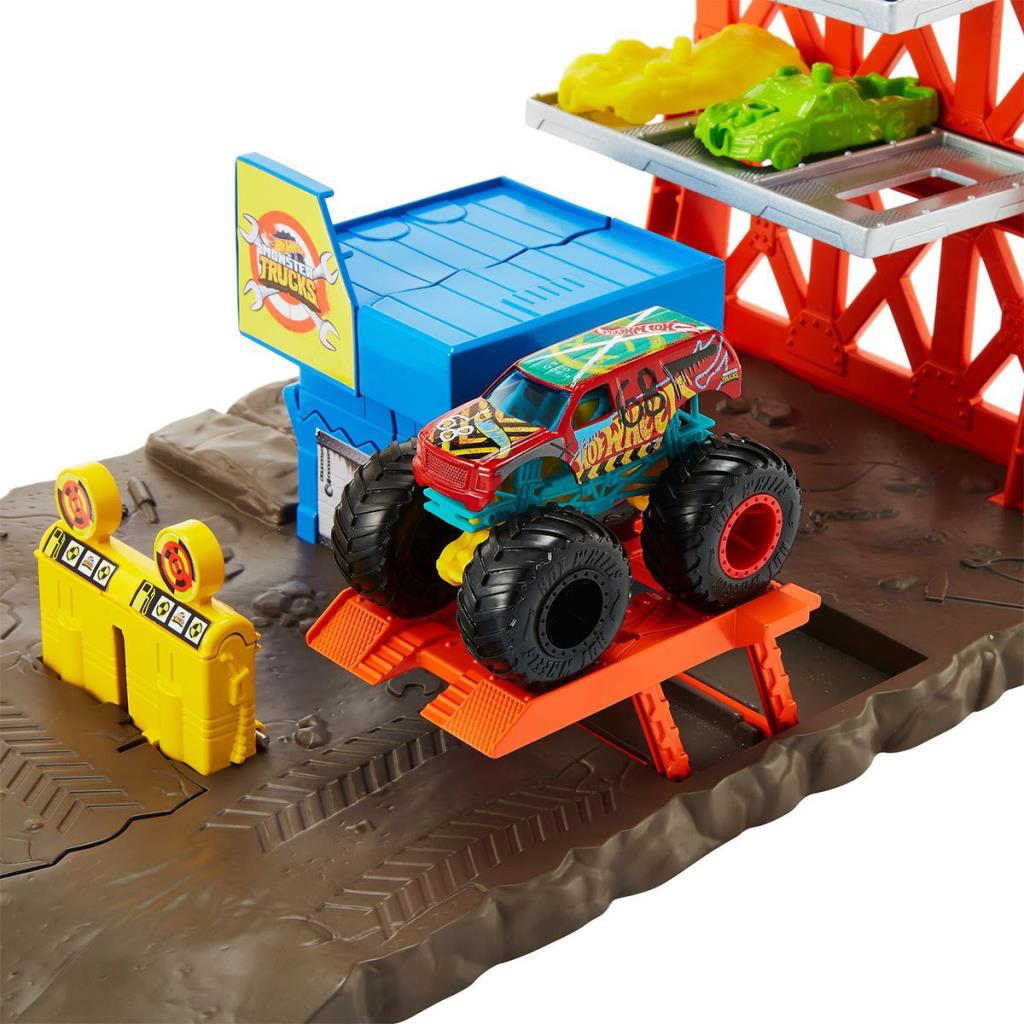 Nessiworld HFB12 Monster Trucks Patlama İstasyonu Oyun Seti , Hot