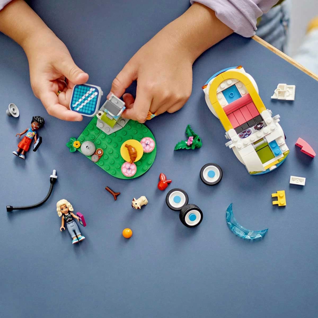 Nessiworld LEGO Friends Elektrikli Araba ve Şarj İstasyonu 42609 Nessiworld LEGO Friends Elektrikli Araba ve Şarj İstasyonu 42609