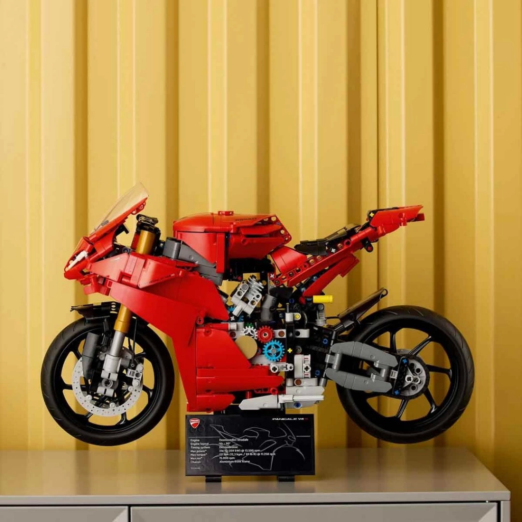 Nessiworld LEGO Technic Ducati Panigale V4 S Motosiklet 42202 Nessiworld LEGO Technic Ducati Panigale V4 S Motosiklet 42202