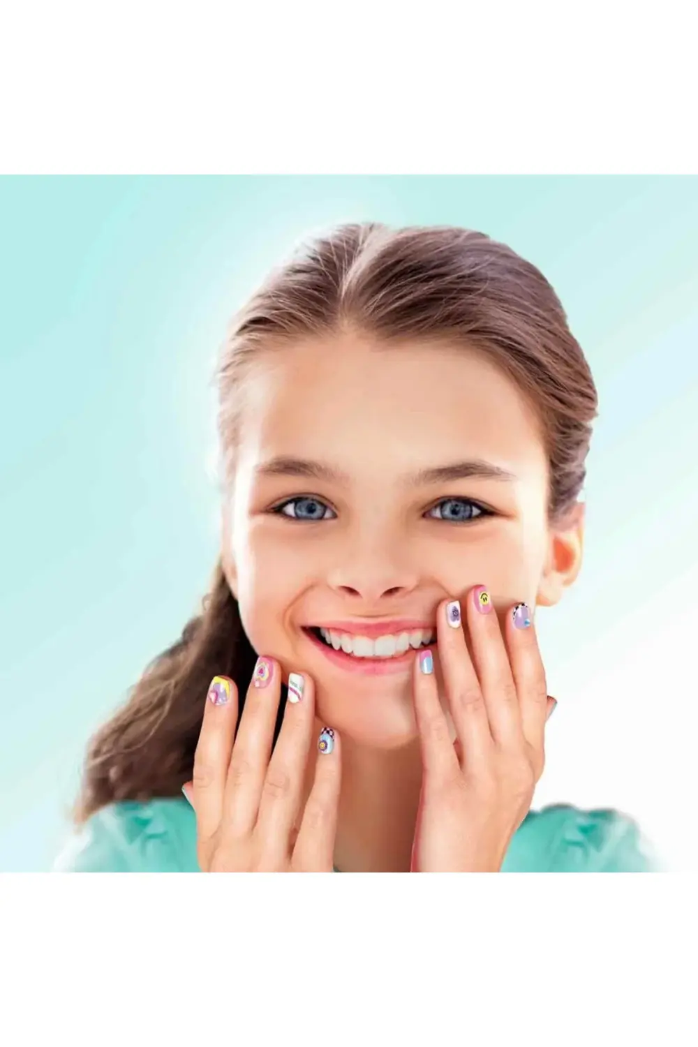 Nessiworld Style 4 Ever Jel Tırnak Stüdyosu