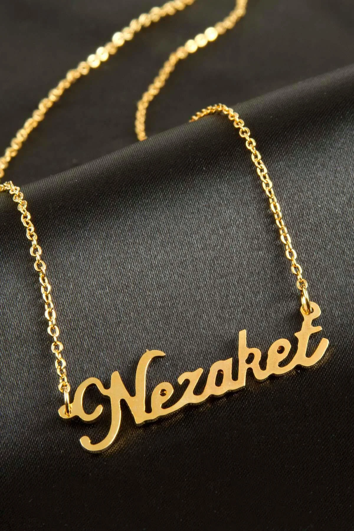 Nezaket Isimli Kolye (Kişiye Özel)