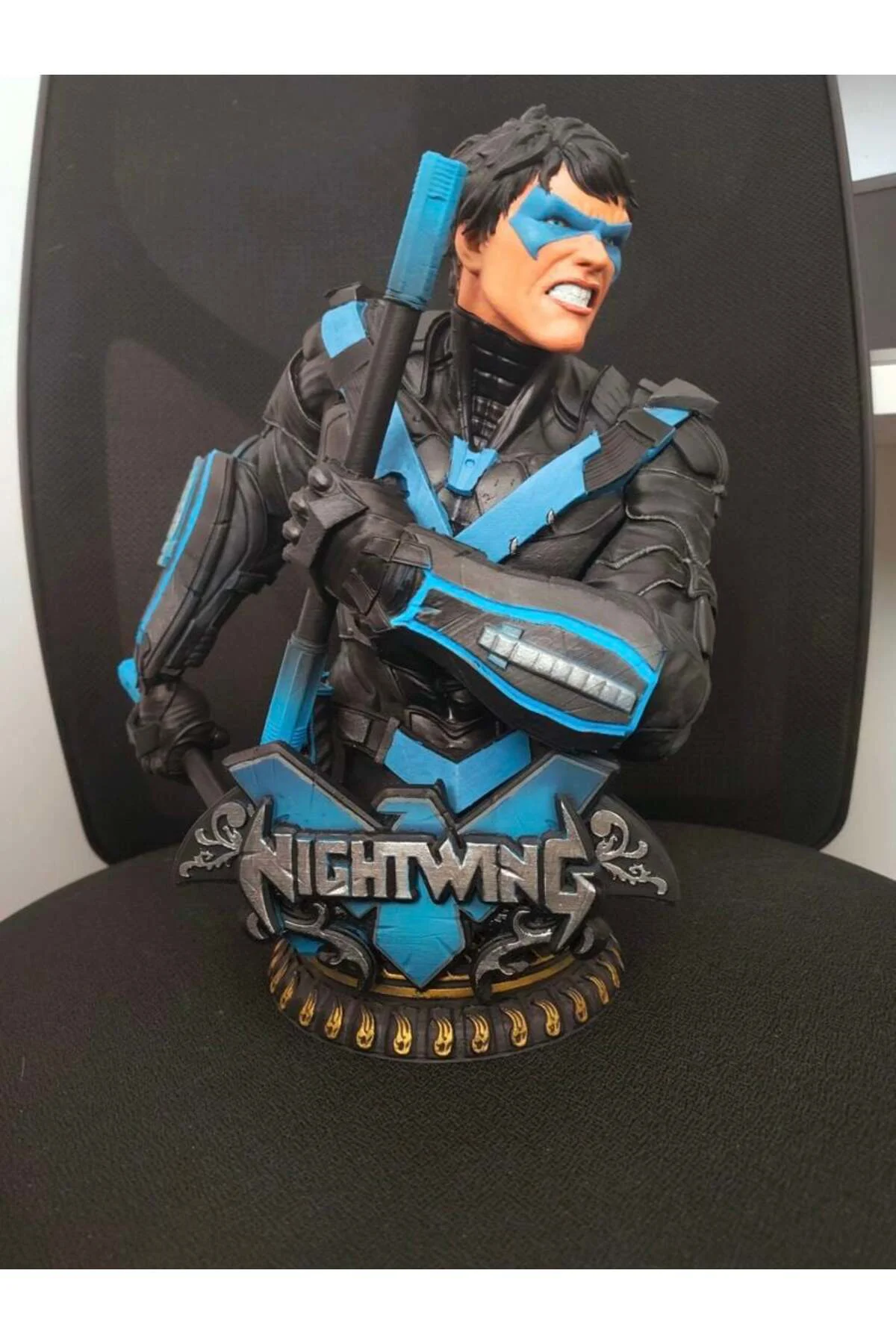 Nightwing Boyalı Büst Dick Grayson Boyalı Büst 15CM