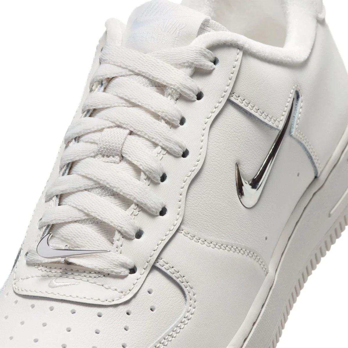 Nike Air Force 1 '07 Low AF1 Leather Unisex Sneaker Hakiki Deri Günlük Spor Ayakkabı Beyaz Nike Air Force 1 '07 Low AF1 Leather Unisex Sneaker Hakiki Deri Günlük Spor Ayakkabı Beyaz Fiyatı, Yorumları ve Özellikleri