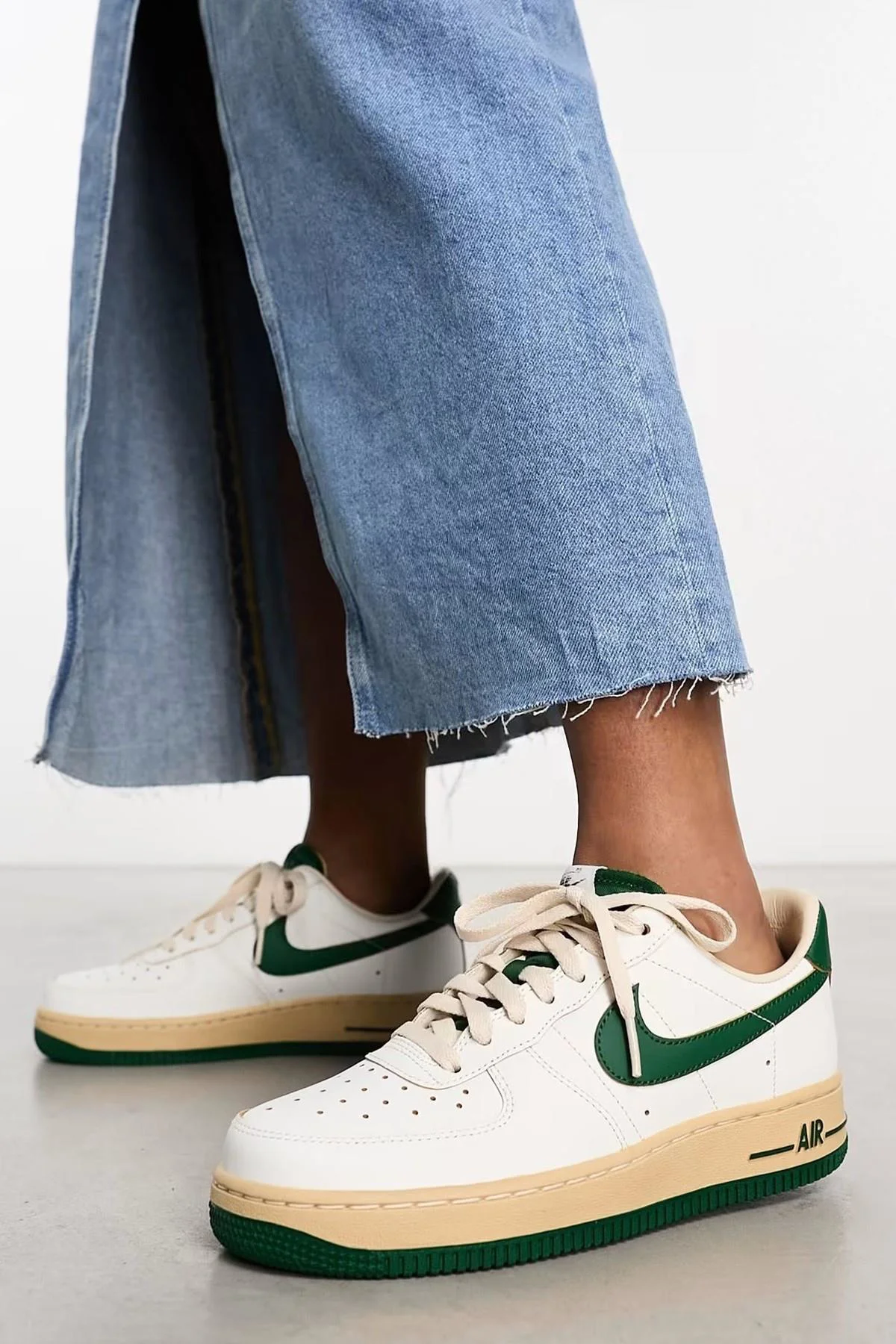 Nike Air Force 1 '07 Unisex Leather Hakiki Deri Sneaker Ayakkabı Beyaz Yeşil Swoosh Nike Air Force 1 '07 Unisex Leather Hakiki Deri Sneaker Ayakkabı Beyaz Yeşil Swoosh Fiyatı, Yorumları ve Özellikleri