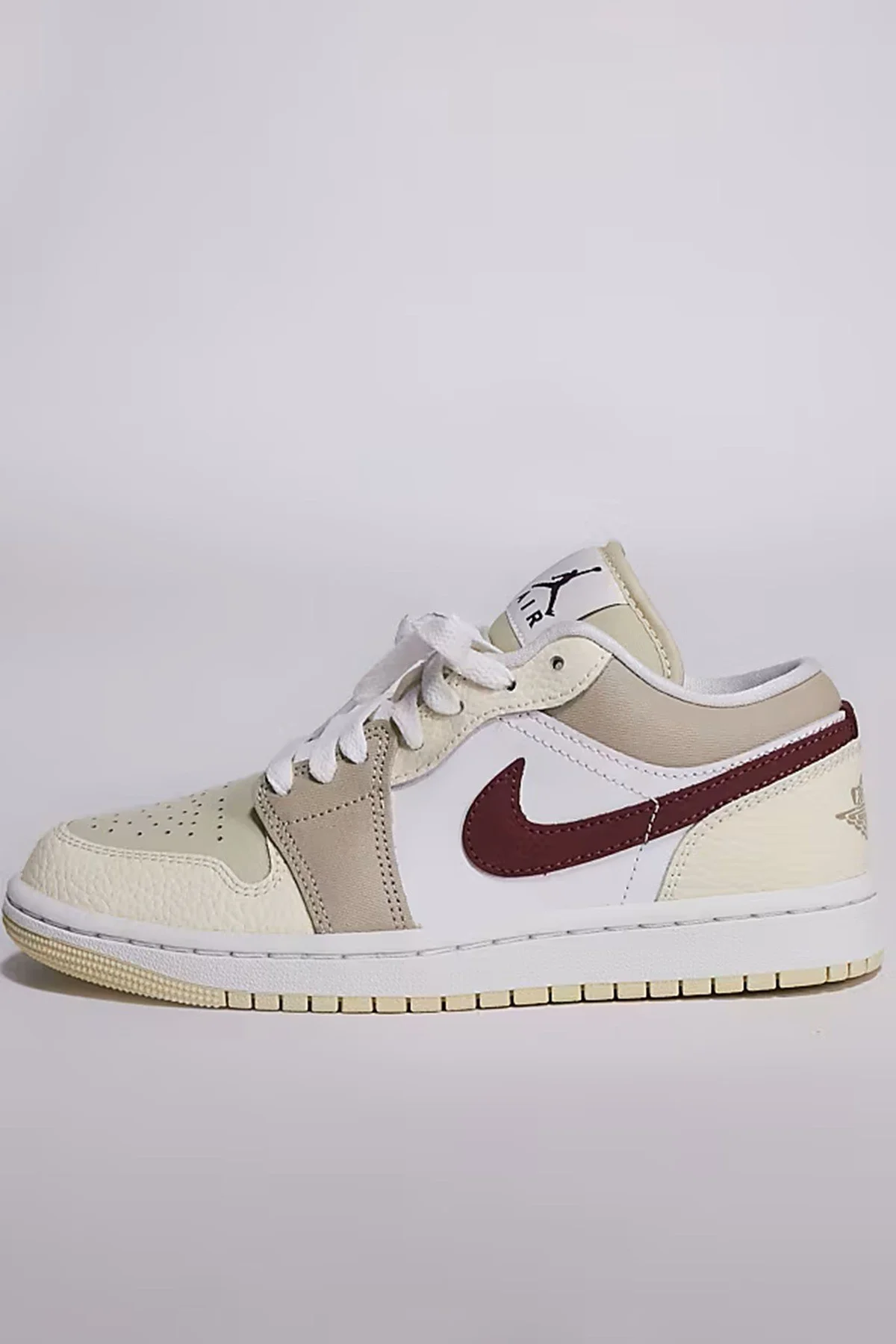 Nike Air Jordan 1 Low Leather Sneaker Hakiki Deri Unisex Günlük Spor Ayakkabı Krem Beyaz Nike Air Jordan 1 Low Leather Sneaker Hakiki Deri Unisex Günlük Spor Ayakkabı Krem Beyaz