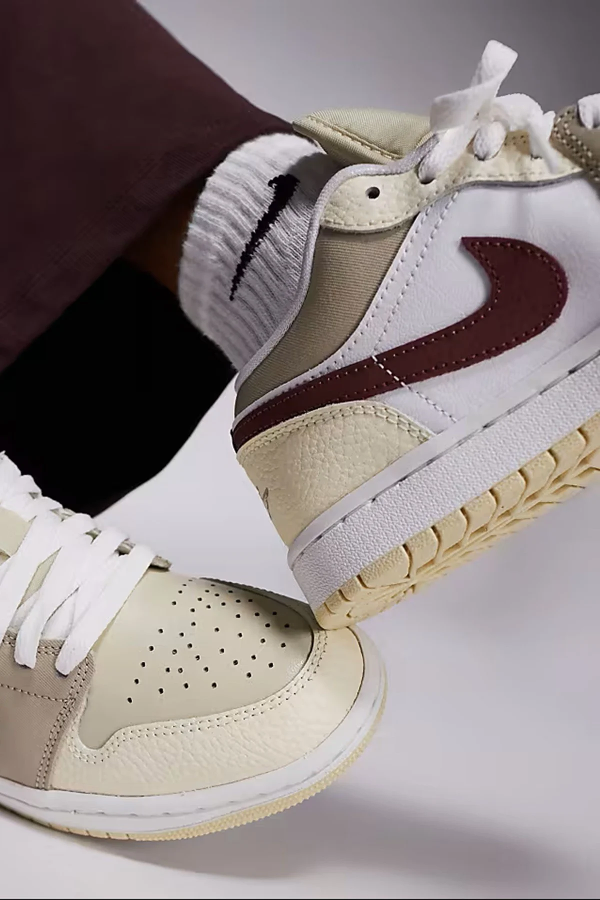 Nike Air Jordan 1 Low Leather Sneaker Hakiki Deri Unisex Günlük Spor Ayakkabı Krem Beyaz Nike Air Jordan 1 Low Leather Sneaker Hakiki Deri Unisex Günlük Spor Ayakkabı Krem Beyaz