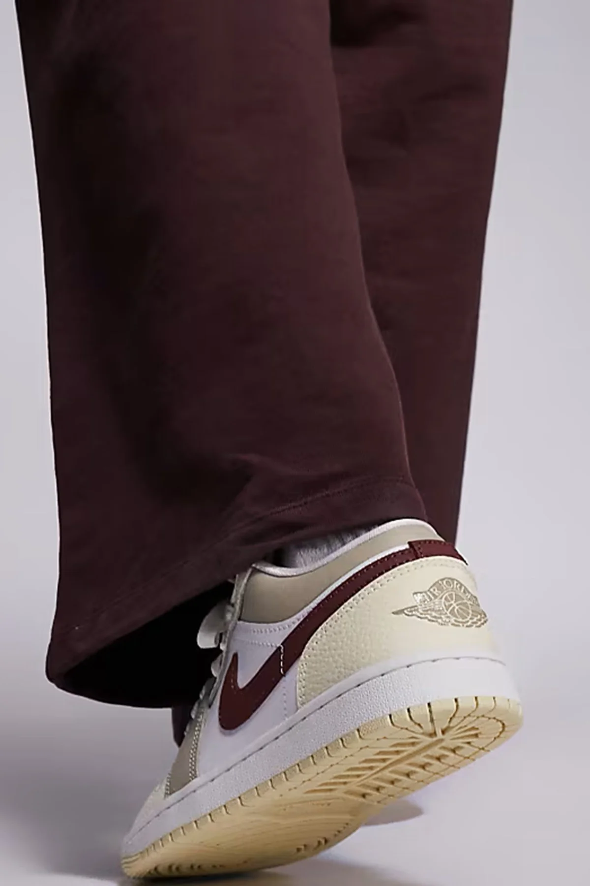 Nike Air Jordan 1 Low Leather Sneaker Hakiki Deri Unisex Günlük Spor Ayakkabı Krem Beyaz Nike Air Jordan 1 Low Leather Sneaker Hakiki Deri Unisex Günlük Spor Ayakkabı Krem Beyaz