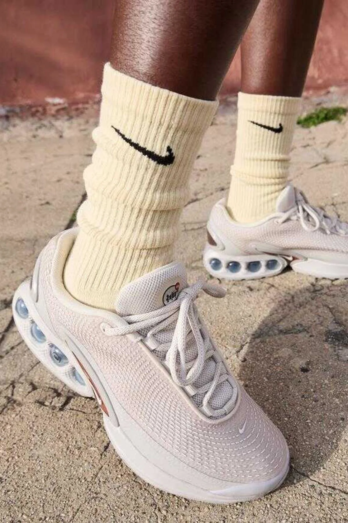 Nike Air Max DN Womens Brown Sneaker Kadın Günlük Spor Ayakkabı Sütlü Kahve Nike Air Max DN Womens Brown Sneaker Kadın Günlük Spor Ayakkabı Sütlü Kahve