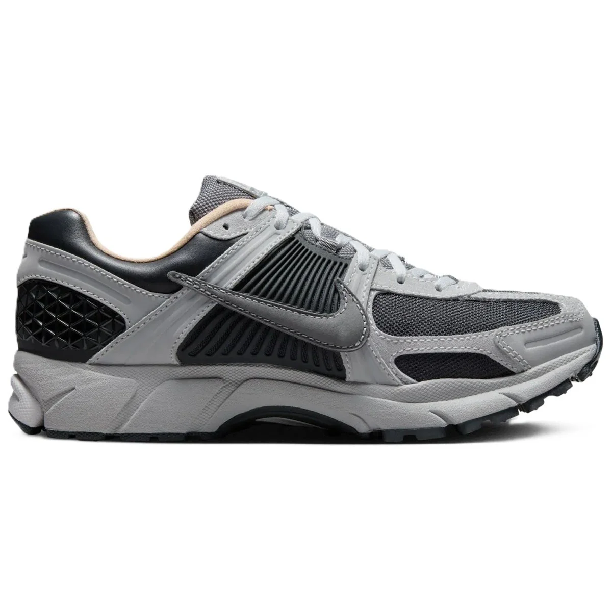 Nike Bowerman Zoom Vomero 5 'Smoke Grey'Leather Unisex Sneaker Hakiki Deri Günlük Spor Ayakkabı Gri Nike Bowerman Zoom Vomero 5 'Smoke Grey'Leather Unisex Sneaker Hakiki Deri Günlük Spor Ayakkabı Gri