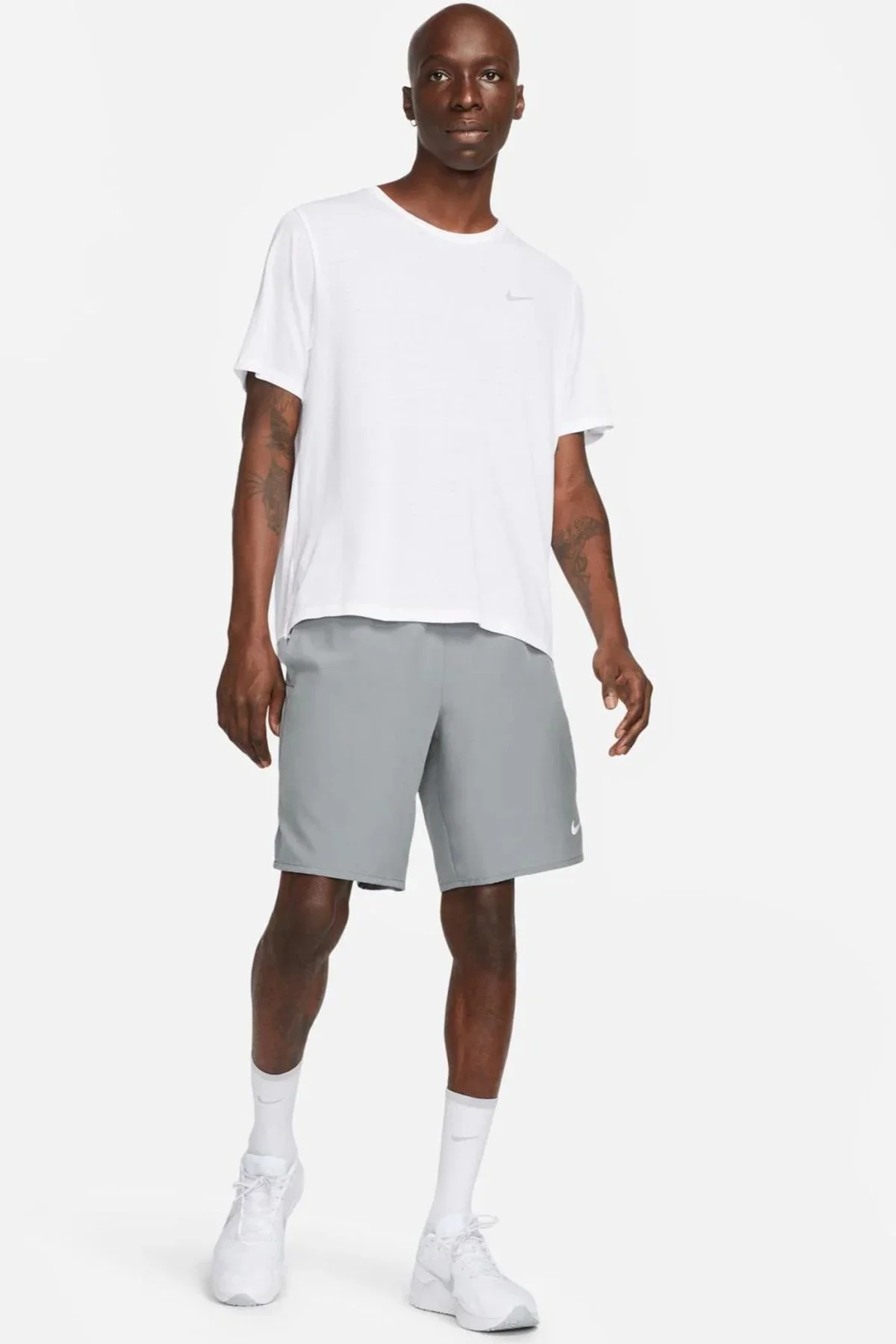 Nike Challenger Mens Running Shorts 9 İnç Reflektörlü Erkek Koşu Antreman Şortu Gri