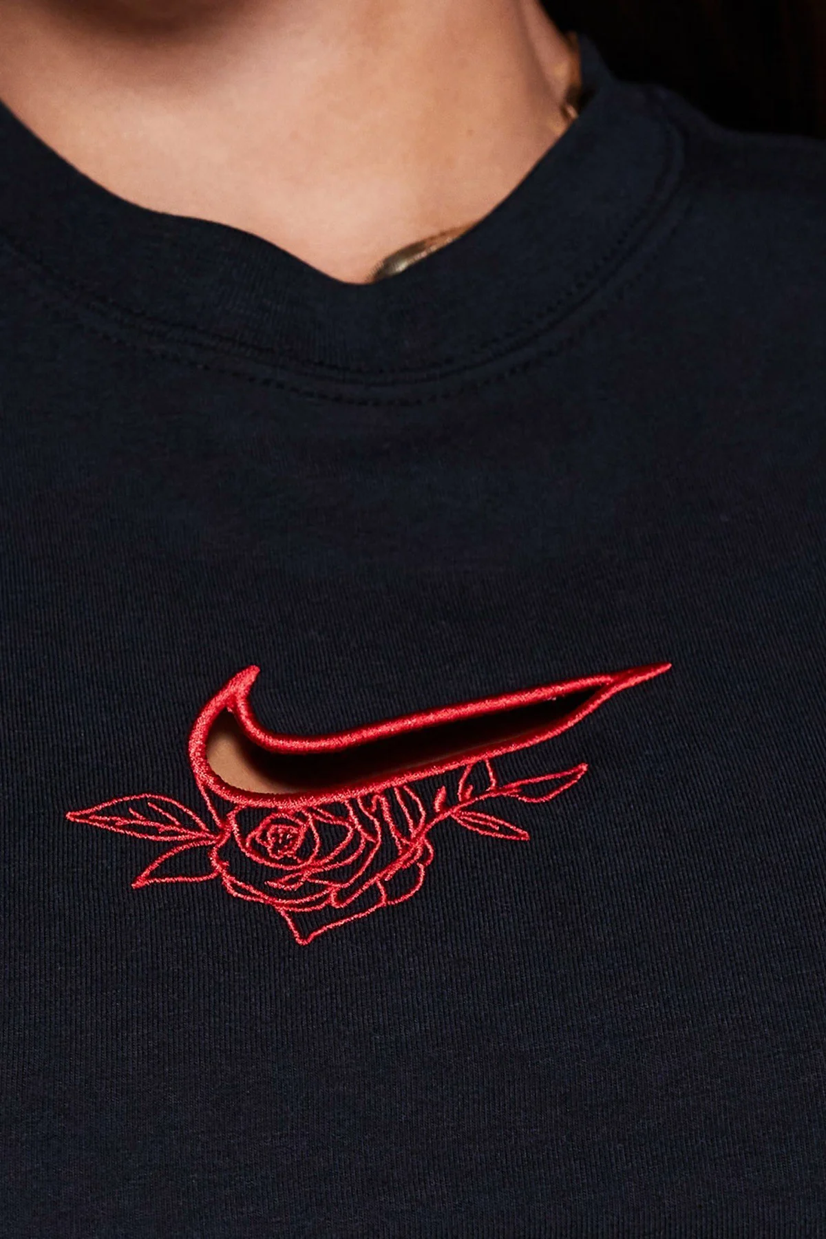 Nike Chill Valentines Day Baby Crop Slim Fit T-shirt Kadın Crop Dar Kesim Tişört Siyah