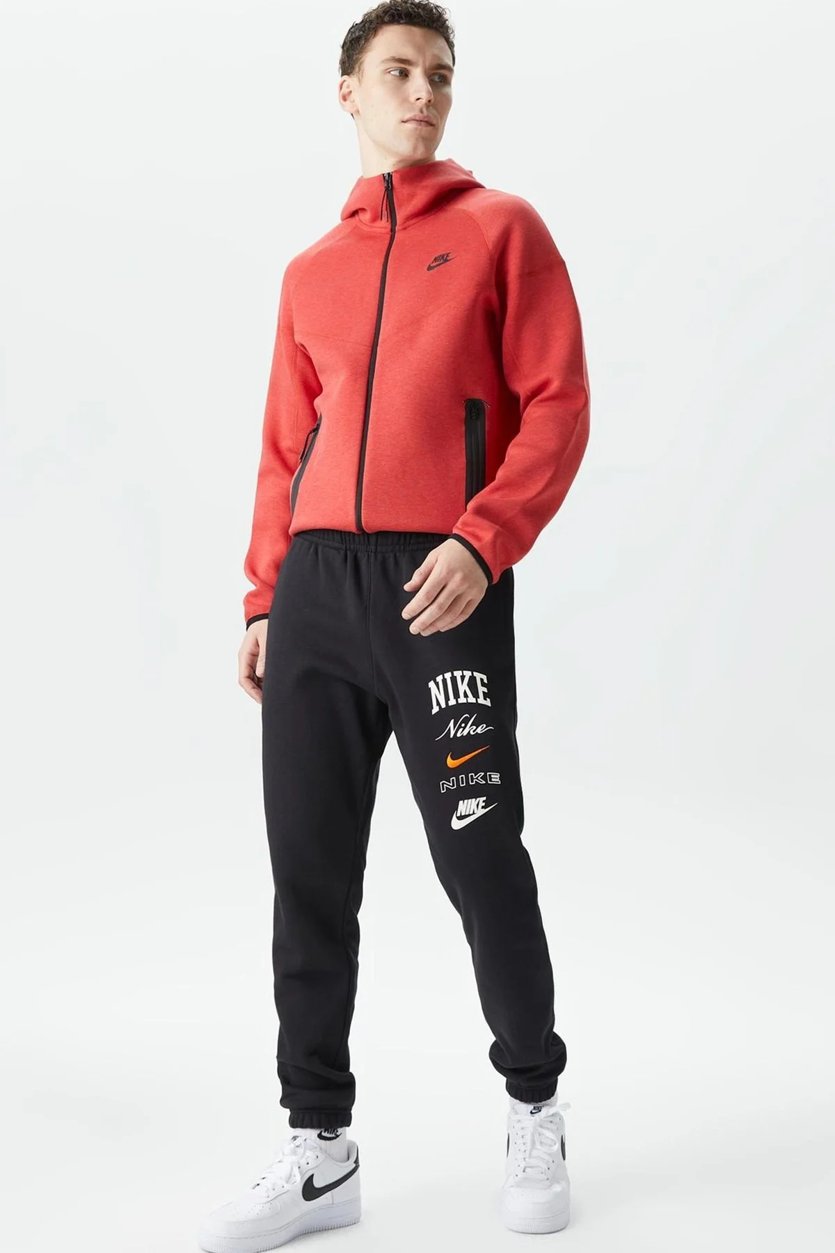 Nike Club Fleece Stack Graphics Cuffed Jogger Erkek Eşofman Altı Siyah Fiyatı, Yorumları ve Özellikleri