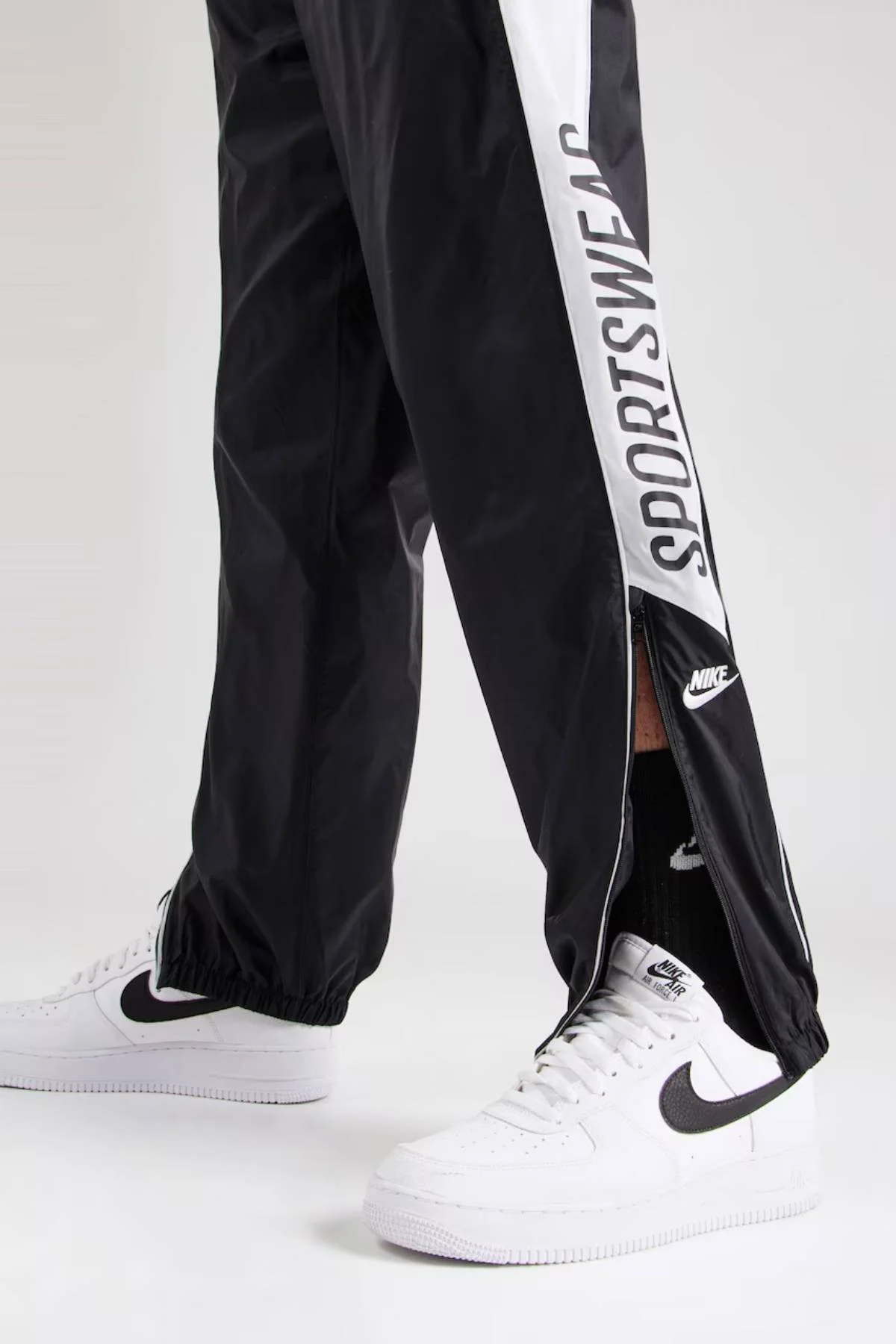 Nike Club Mens Woven Joggers Dokuma Erkek Eşofman Altı Regular Boy Siyah Beyaz Nike Club Mens Woven Joggers Dokuma Erkek Eşofman Altı Regular Boy Siyah Beyaz Fiyatı, Yorumları ve Özellikleri