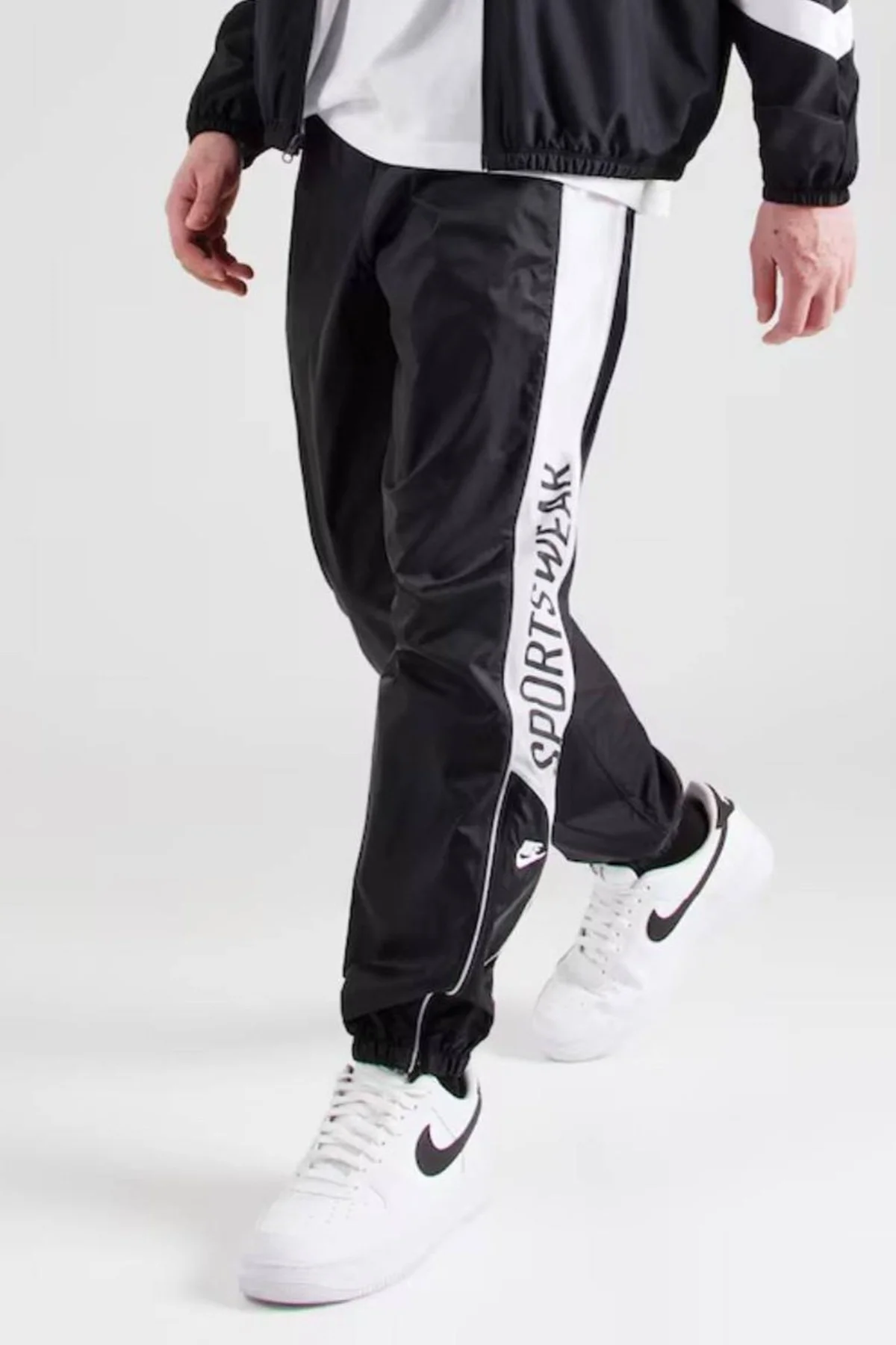 Nike Club Mens Woven Joggers Dokuma Erkek Eşofman Altı Regular Boy Siyah Beyaz Nike Club Mens Woven Joggers Dokuma Erkek Eşofman Altı Regular Boy Siyah Beyaz Fiyatı, Yorumları ve Özellikleri