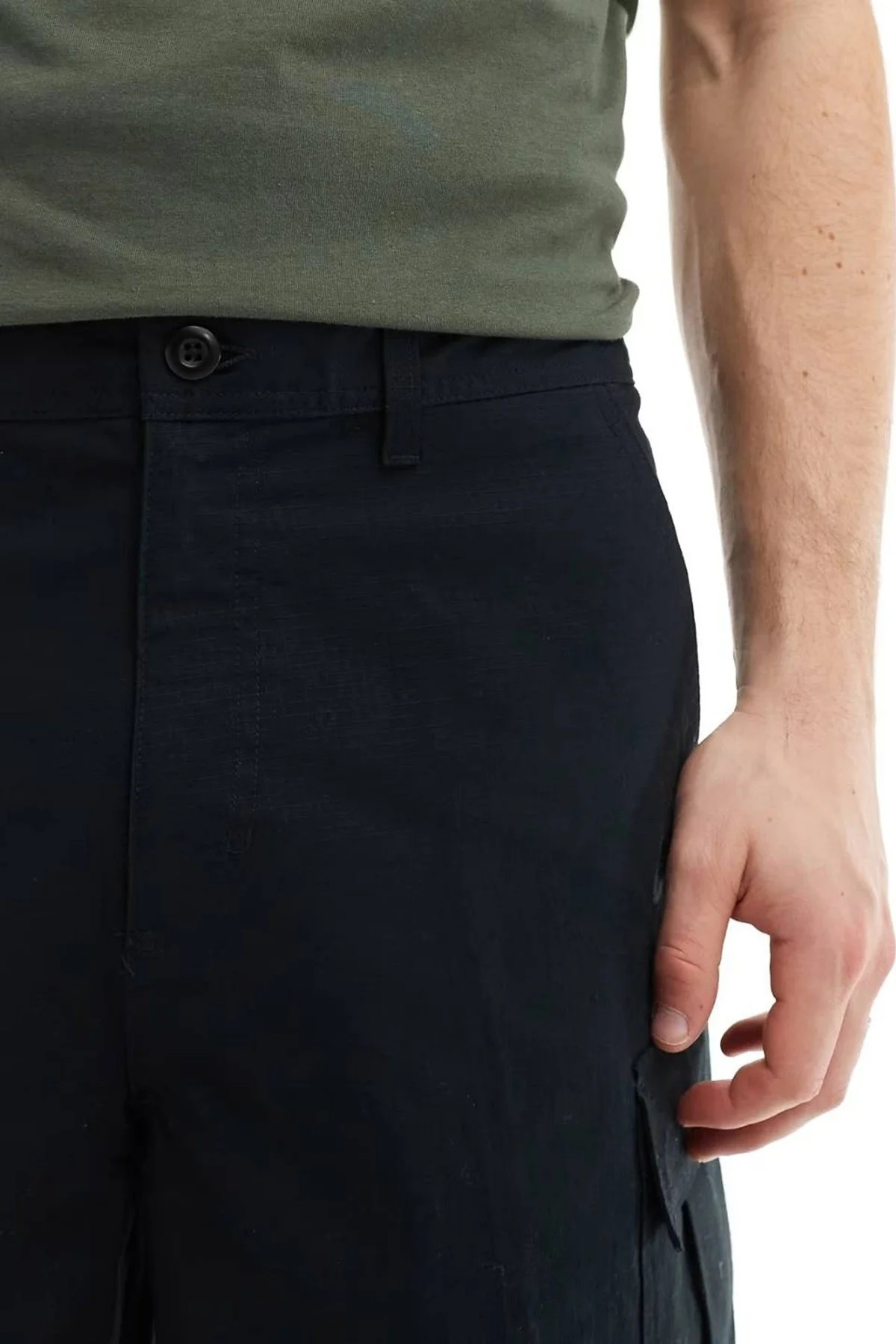 Nike Club Woven Cargo Short in Black Erkek Dokuma Kargo Cepli Şort Siyah Nike Club Woven Cargo Short in Black Erkek Dokuma Kargo Cepli Şort Siyah