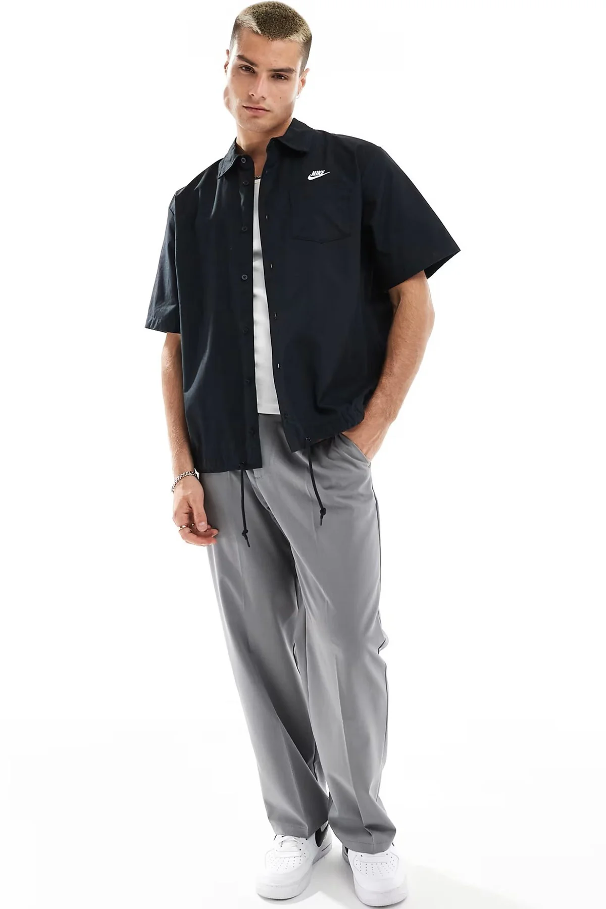 Nike Club Woven Loose Fit Short Sleeve Shirt in Black Erkek Bol Kesim Dokuma Kısa Kollu Spor Gömlek Siyah Fiyatı, Yorumları ve Özellikleri