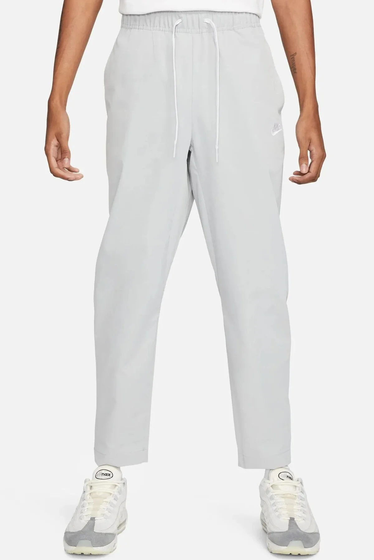 Nike Club Woven Taper Leg Jogging Pants Erkek Dokuma Eşofman Altı Gri Nike Club Woven Taper Leg Jogging Pants Erkek Dokuma Eşofman Altı Gri