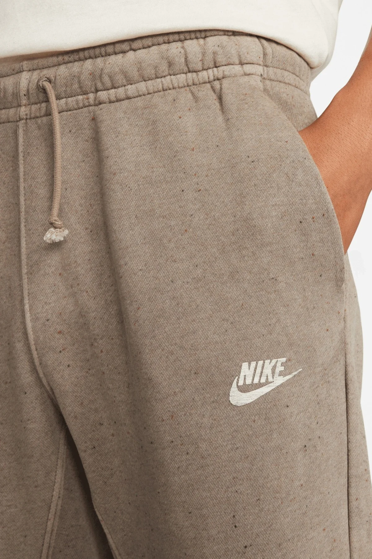 Nike Club+Revival Mens Pant Lastik Paçalı Erkek Günlük Eşofman Alt Kahverengi Nike Club+Revival Mens Pant Lastik Paçalı Erkek Günlük Eşofman Alt Kahverengi