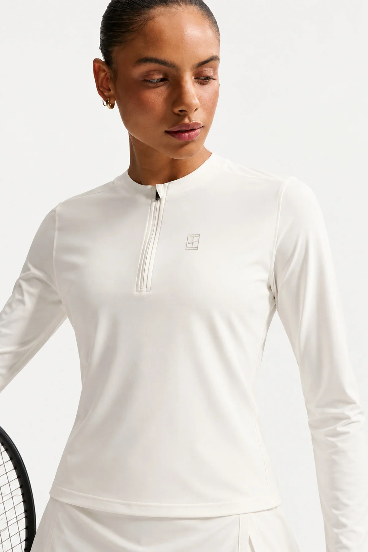 Nike Court Advantage Dri-FIT Mid-Layer 1/4 Zip Tennis Top Kadın Uzun Kollu Dar Kesim Fermuarlı Yaka Tenis Üstü Kırık Beyaz Nike Court Advantage Dri-FIT Mid-Layer 1/4 Zip Tennis Top Kadın Uzun Kollu Dar Kesim Fermuarlı Yaka Tenis Üstü Kırık Beyaz
