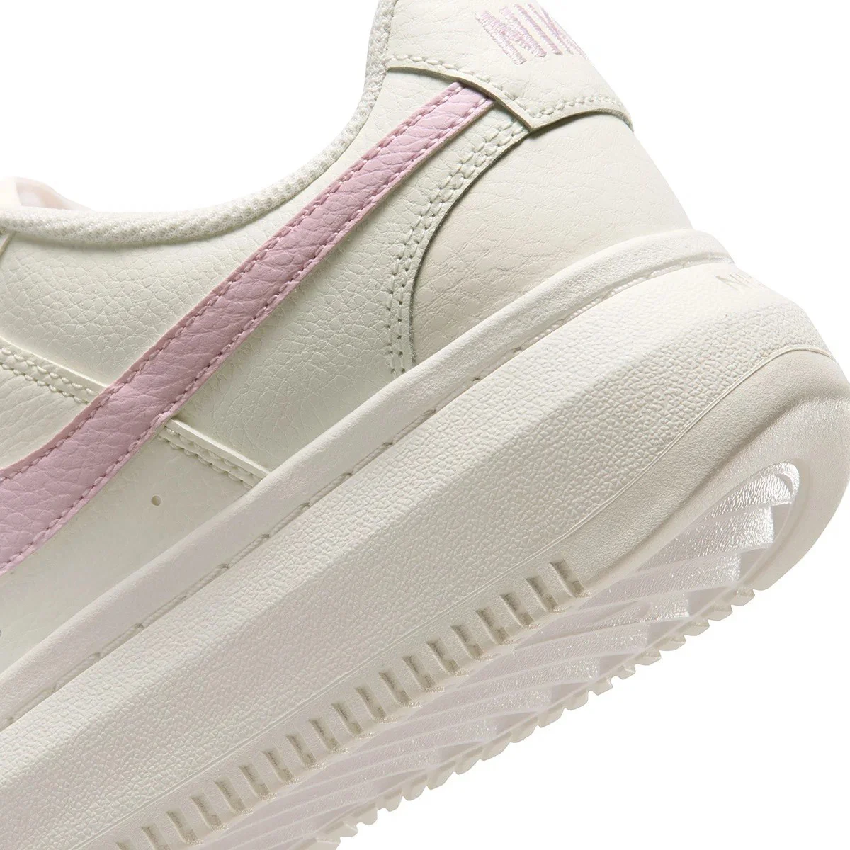 Nike Court Vision Alta Leather White Sneaker Hakiki Deri Kadın Günlük Spor Ayakkabı Beyaz Pembe Nike Court Vision Alta Leather White Sneaker Hakiki Deri Kadın Günlük Spor Ayakkabı Beyaz Pembe