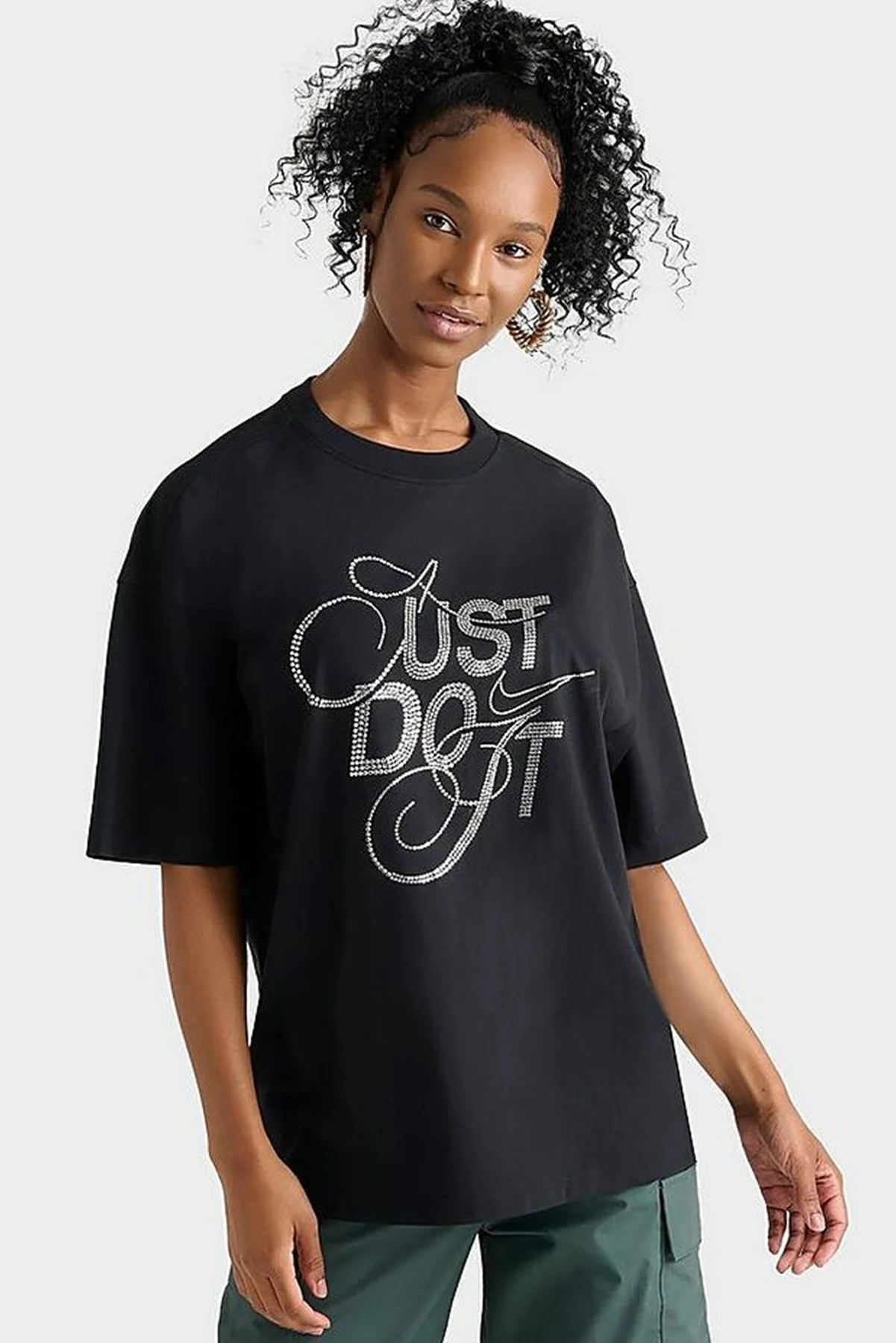 Nike Dance Oversize Ss Tee Kadın Oversize Büyük Beden Taş İşlemeli Tişört Siyah Nike Dance Oversize Ss Tee Kadın Oversize Büyük Beden Taş İşlemeli Tişört Siyah Fiyatı, Yorumları ve Özellikleri