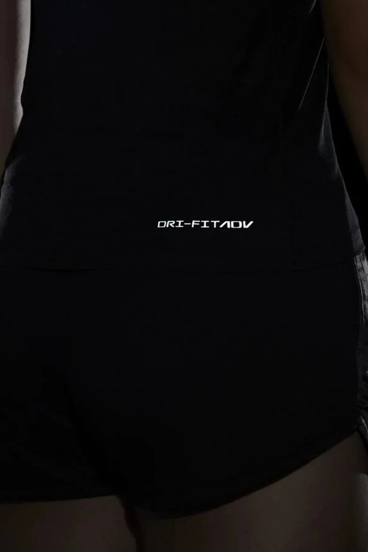 Nike Dri Fit ADV Run Division Running Reflector Tank Reflektörlü Kadın Atlet Siyah Fiyatı, Yorumları ve Özellikleri