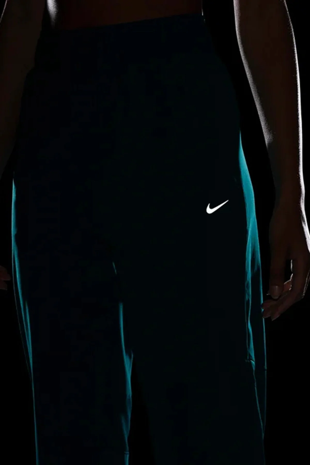 Nike Dri Fit Fast Mid Rise 7/8 Length Running Pant Kadın Reflektörlü Koşu Antrenman Eşofman Altı Koyu Yeşil FB7029-381 Nike Dri Fit Fast Mid Rise 7/8 Length Running Pant Kadın Reflektörlü Koşu Antrenman Eşofman Altı Koyu Yeşil FB7029-381