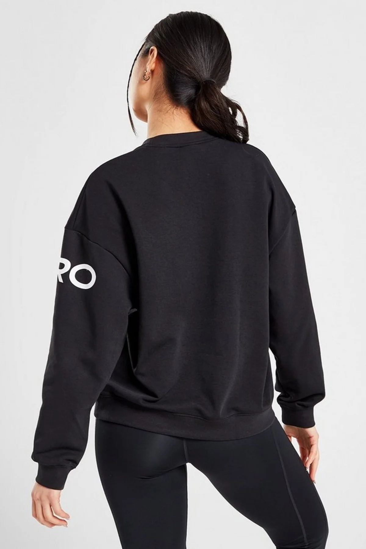 Nike Dri-Fit French Terry Graphic Running Womens Sweatshirt Kadın Cepli Bol Kesim Koşu Sweatshirt Siyah Nike Dri-Fit French Terry Graphic Running Womens Sweatshirt Kadın Cepli Bol Kesim Koşu Sweatshirt Siyah